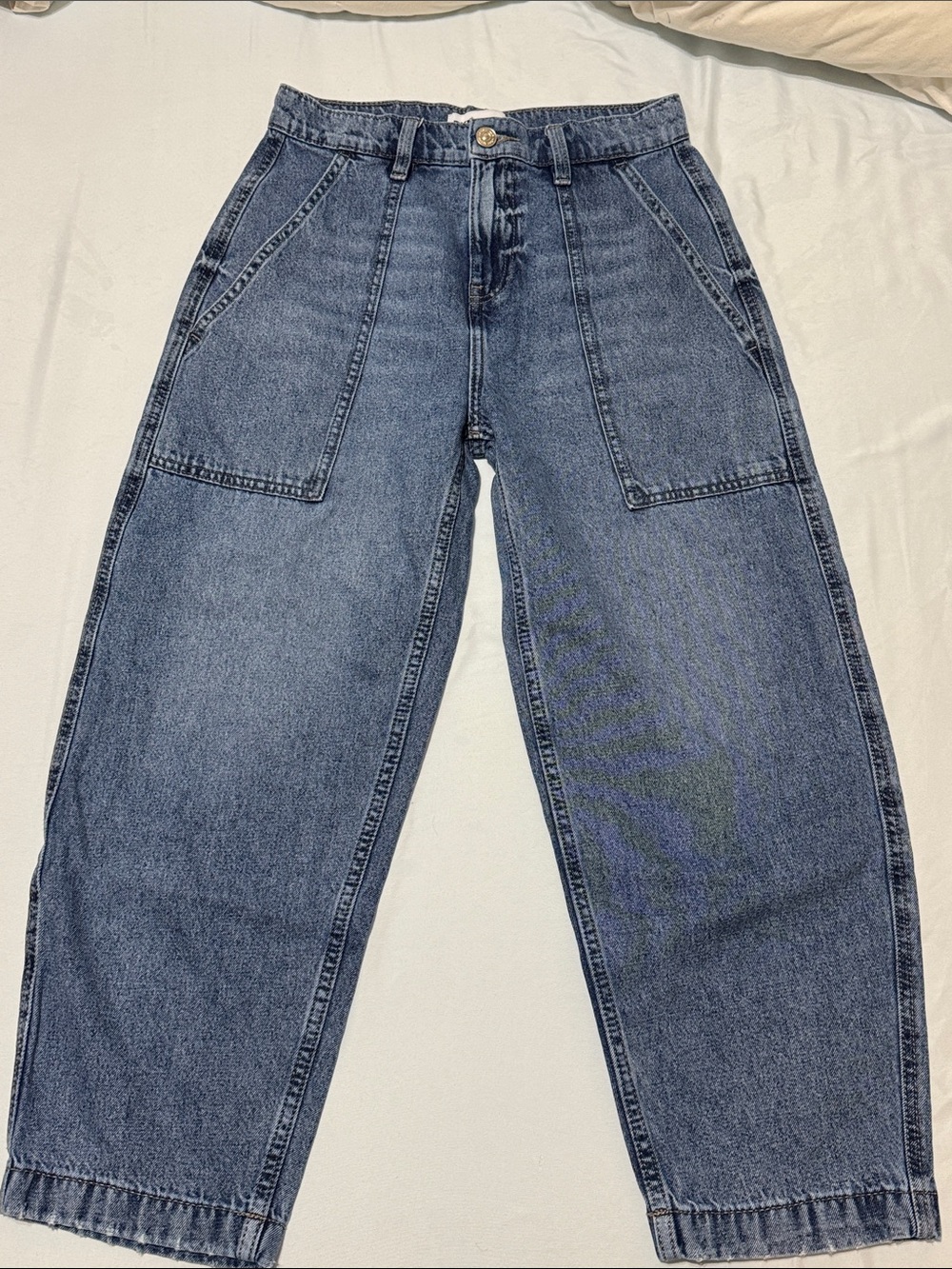 Dkny Women’s Capri Relaxed Blue Denim Jeans with Front Patch Pockets
